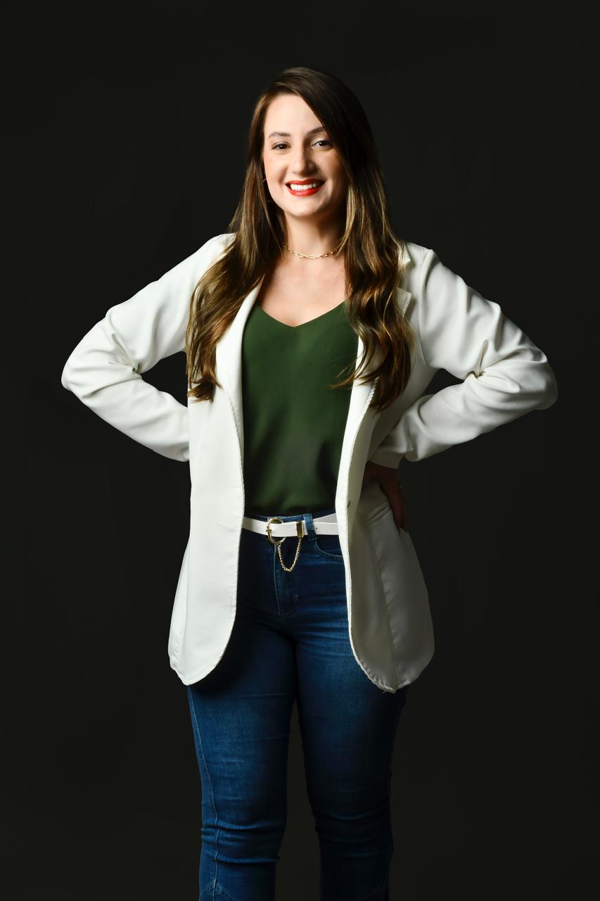 Retrato de Pâmela Quintino sorrindo