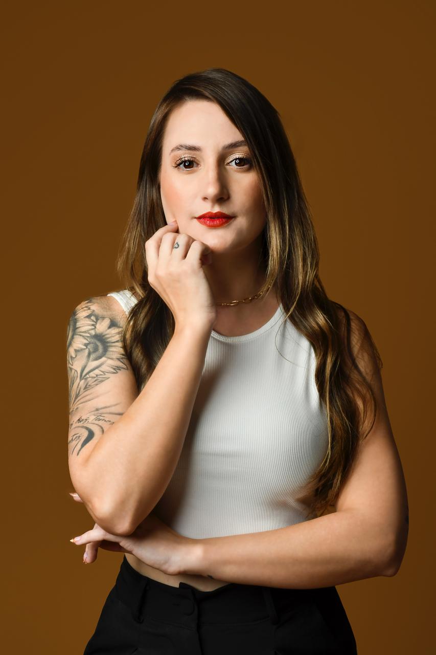 Pâmela Quintino em ensaio fotográfico do estúdio